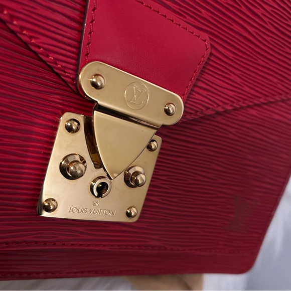 Authentic Louis Vuitton Red Epi Monceau w/ matching coin pouch - Picture 2 of 16